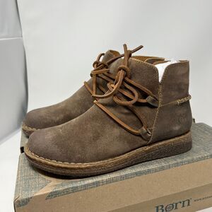 NEW Born Calyn Ankle Chelsea Boots Size 9 M Women Lace Up Brown Suede Side Zip